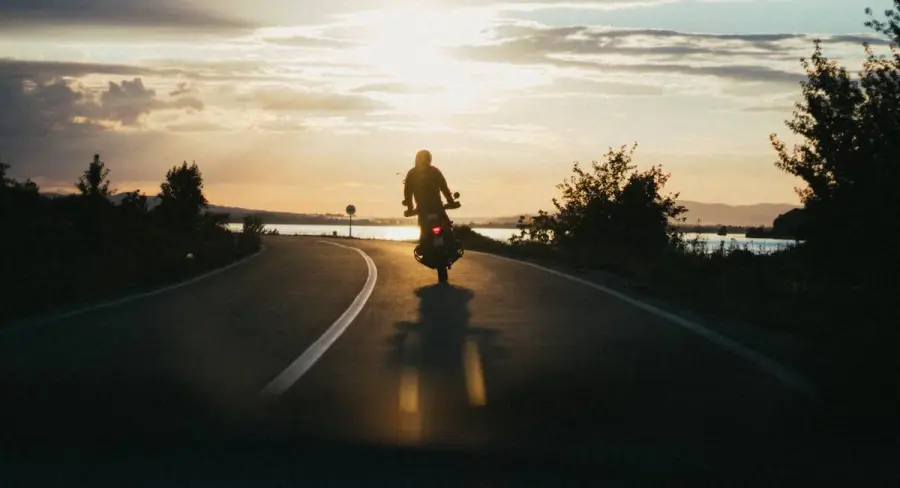 Viaggiare in moto: consigli e itinerari per scoprire l'Italia in sella
